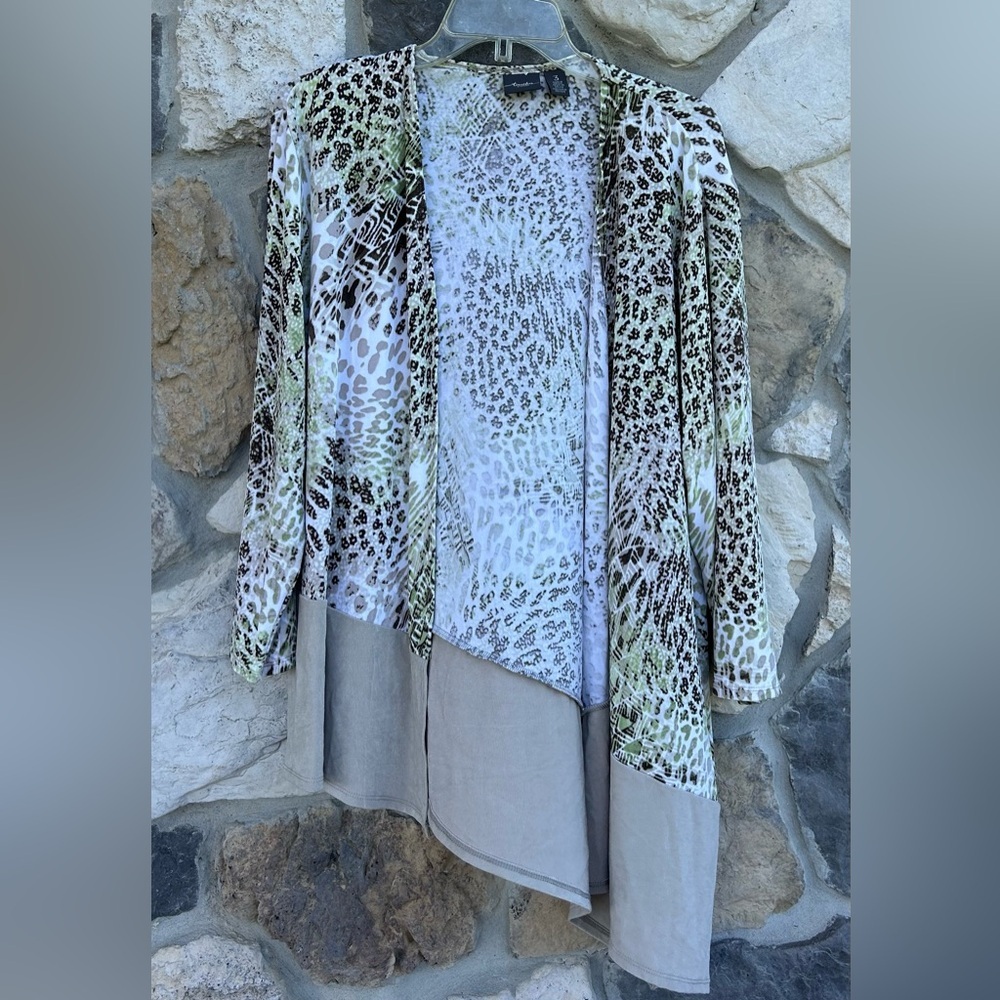 Chicos Travelers Cardigan Size 3 (XL) Animal Print Asymmetrical Artsy Casual
